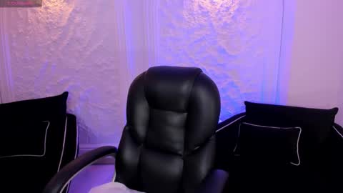 Snapshot of violettcastel chatting on 13, 10, 2025 Violett Castel online show from 13, 10, 2025