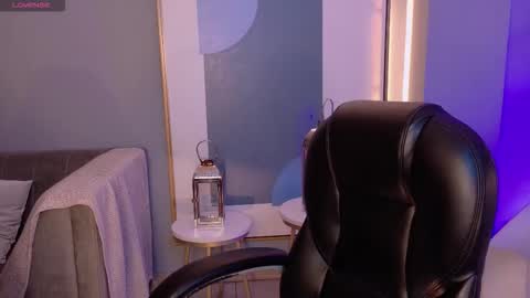 Snapshot of violettcastel chatting on 13, 11, 2025 Violett Castel online show from 13, 11, 2025