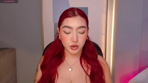 Snapshot of violettcastel chatting on 17, 11, 2025 Violett Castel online show from 17, 11, 2025