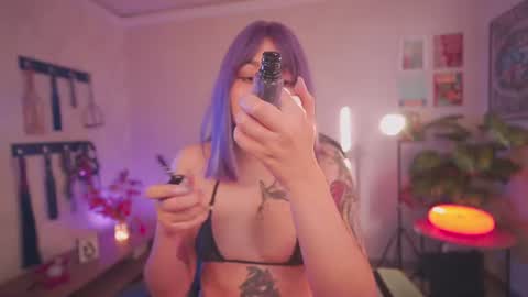Snapshot of violette_clerk1 chatting on 6, 7, 2026 JULIE UWU online show from 6, 7, 2026