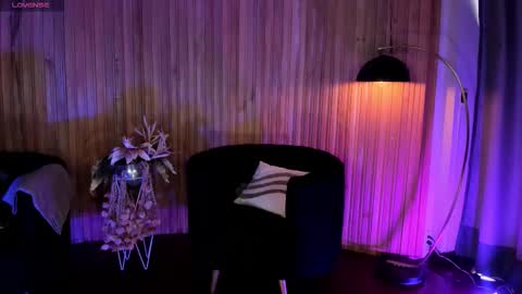 Violett  online show from 11, 11, 2025