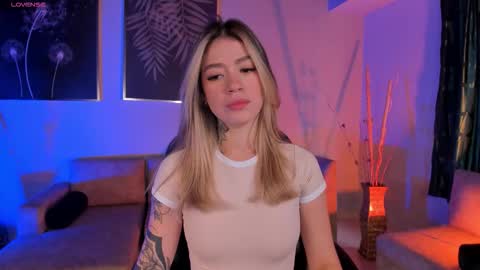 Violett  online show from 17, 12, 2025