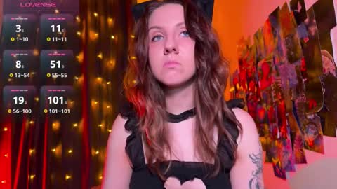 Snapshot of violettmo0n chatting on 15, 2, 2026 Next stream 1522026 400 GMT 3 online show from 15, 2, 2026