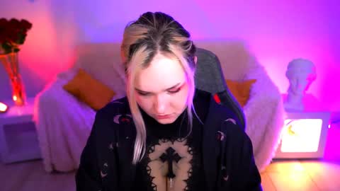 Snapshot of violettwoods chatting on 31, 5, 2026 Violett online show from 31, 5, 2026