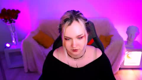 Snapshot of violettwoods chatting on 3, 6, 2026 Violett online show from 3, 6, 2026