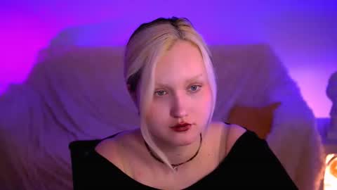 Snapshot of violettwoods chatting on 18, 6, 2026 Violett online show from 18, 6, 2026