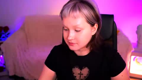 Snapshot of violettwoods chatting on 12, 7, 2026 Violett online show from 12, 7, 2026