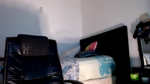 Snapshot of violetwitch05 chatting on 9, 12, 2024  Violet  online show from 9, 12, 2024