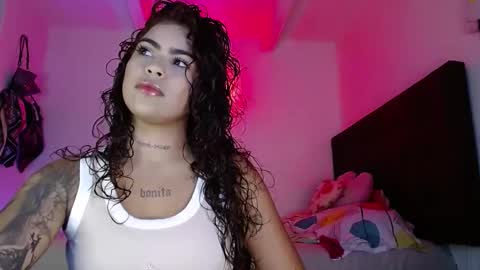 Snapshot of violetwitch05 chatting on 16, 2, 2025  Violet  online show from 16, 2, 2025