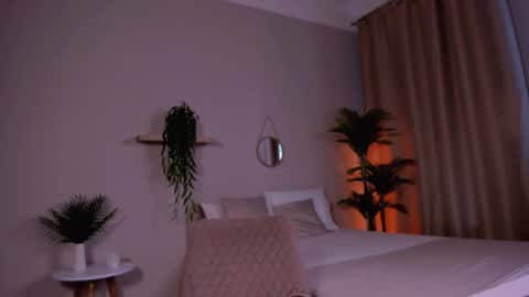 Snapshot of viollet_vi chatting on 28, 9, 2025 Via online show from 28, 9, 2025