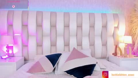 VIOLLET online show from 28, 2, 2026