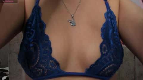 Snapshot of virgiwilk chatting on 6, 11, 2025 Jane online show from 6, 11, 2025