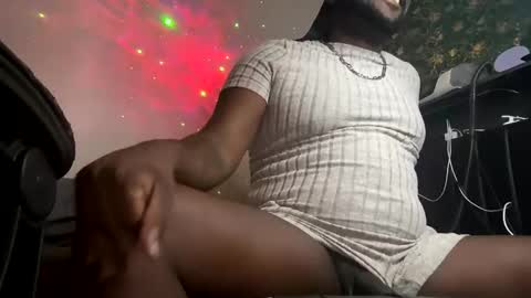 Elle Hood online show from 24, 11, 2025