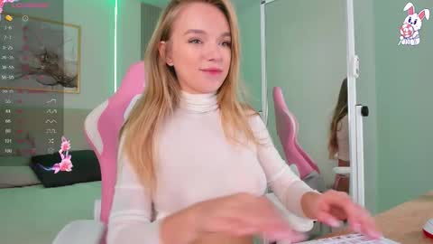 Snapshot of virrginchloee chatting on 24, 11, 2025 Chloe online show from 24, 11, 2025