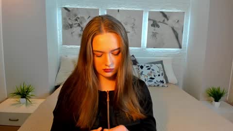 Snapshot of vitajoy_ chatting on 15, 12, 2024 Vita online show from 15, 12, 2024