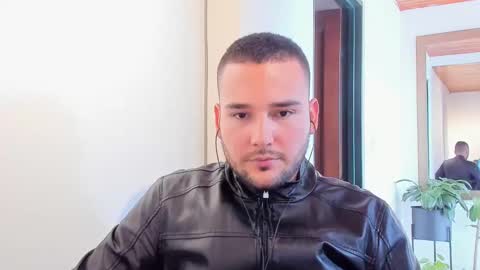 Vito Ferrer online show from 18, 2, 2025