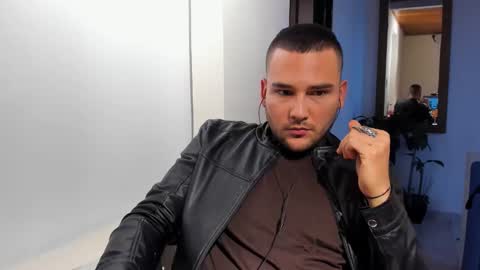 Vito Ferrer online show from 4, 3, 2025