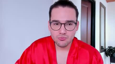 Vito Ferrer online show from 12, 11, 2025