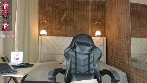 VittaaaPlease help me with your thumbs up its important  online show from 13, 1, 2025