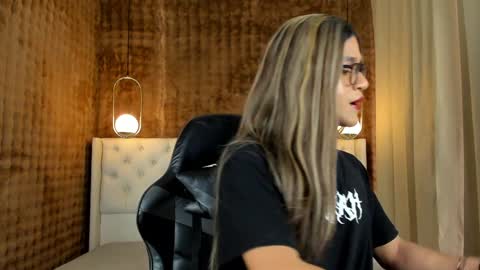 VittaaaPlease help me with your thumbs up its important  online show from 25, 1, 2025