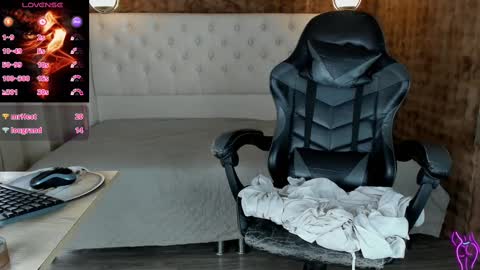 VittaaaPlease help me with your thumbs up its important  online show from 23, 2, 2025