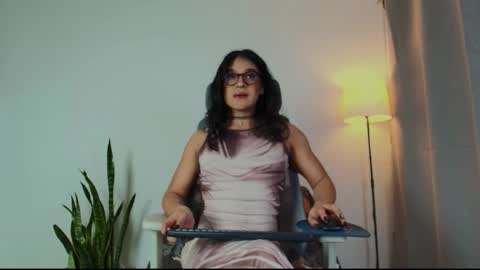 VittaaaPlease help me with your thumbs up its important  online show from 29, 11, 2025