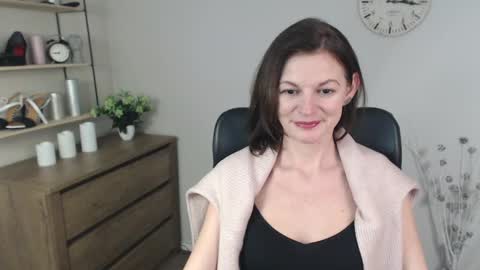 Vivian online show from 13, 12, 2024