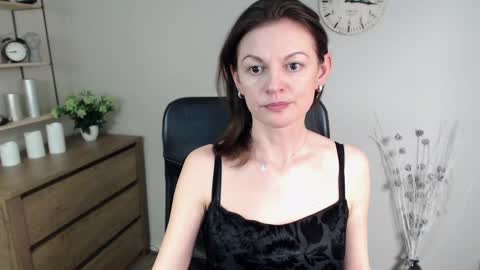 Vivian online show from 10, 1, 2025