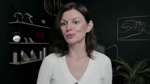 Vivian online show from 3, 11, 2025