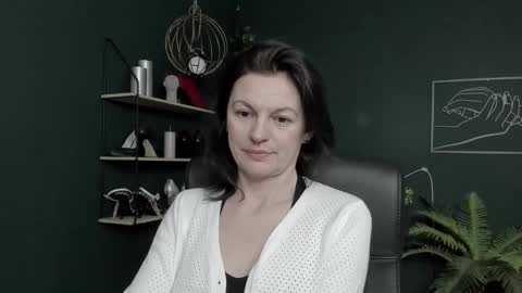 Vivian online show from 9, 3, 2026