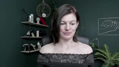 Vivian online show from 15, 4, 2026