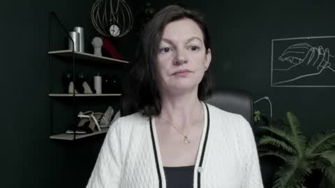 Vivian online show from 7, 7, 2026
