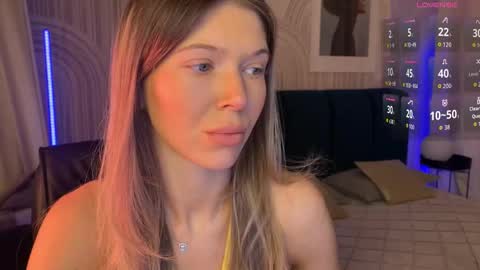 Snapshot of vivian_evans_ chatting on 6, 2, 2026 Vivian Evans online show from 6, 2, 2026