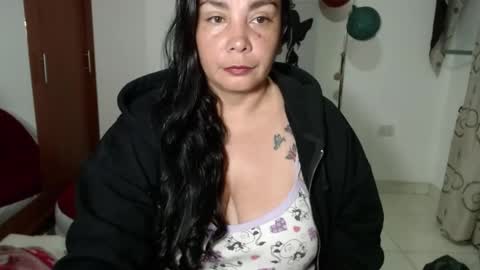 Snapshot of vivian_milf_paint chatting on 17, 9, 2025 vivian_milf_paint online show from 17, 9, 2025
