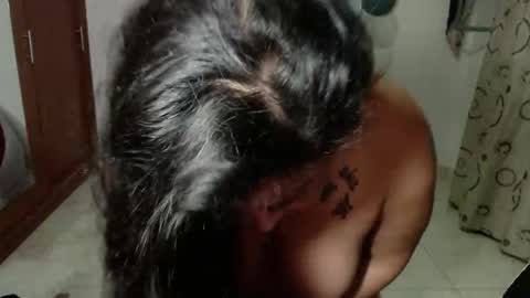 Snapshot of vivian_milf_paint chatting on 9, 10, 2025 vivian_milf_paint online show from 9, 10, 2025
