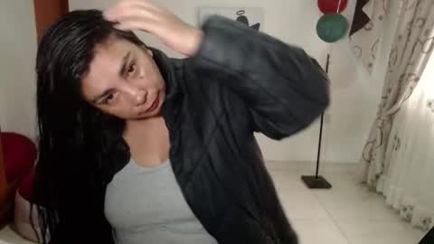 Snapshot of vivian_milf_paint chatting on 8, 1, 2026 vivian_milf_paint online show from 8, 1, 2026