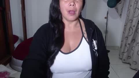 Snapshot of vivian_milf_paint chatting on 26, 2, 2026 vivian_milf_paint online show from 26, 2, 2026