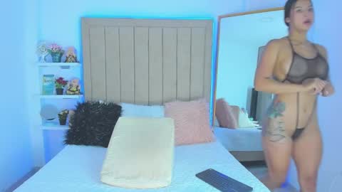 Snapshot of vivian_monroe chatting on 30, 1, 2025 Vivian Monroe online show from 30, 1, 2025
