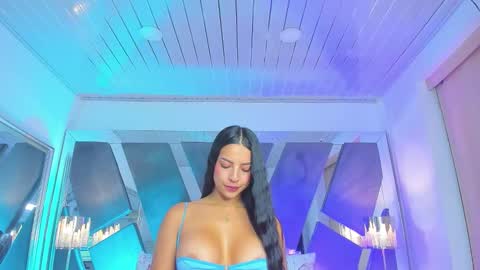 Snapshot of vivian_monroe chatting on 13, 9, 2025 Vivian Monroe online show from 13, 9, 2025