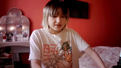 Snapshot of vivian_page chatting on 16, 12, 2025 Aurora online show from 16, 12, 2025