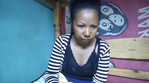 Snapshot of viviane0812 chatting on 28, 2, 2025 viviane0812 online show from 28, 2, 2025