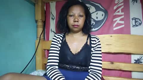 Snapshot of viviane0812 chatting on 1, 3, 2025 viviane0812 online show from 1, 3, 2025