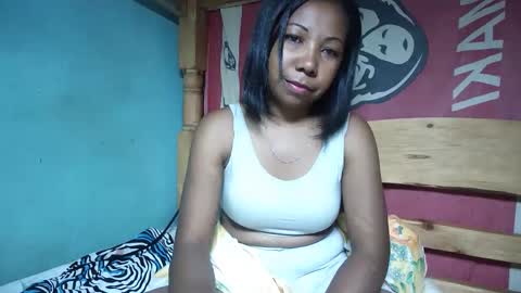 Snapshot of viviane0812 chatting on 8, 3, 2025 viviane0812 online show from 8, 3, 2025
