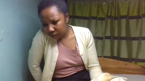 Snapshot of viviane0812 chatting on 13, 9, 2025 viviane0812 online show from 13, 9, 2025