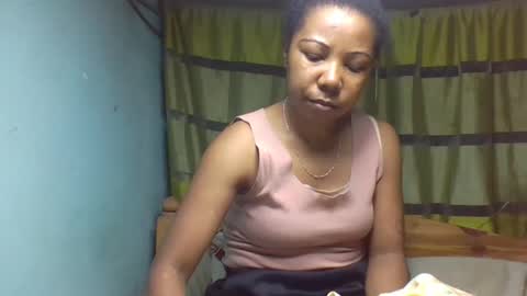 Snapshot of viviane0812 chatting on 29, 9, 2025 viviane0812 online show from 29, 9, 2025