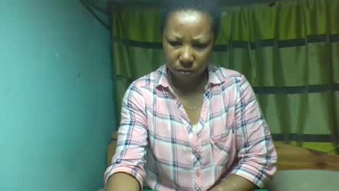 Snapshot of viviane0812 chatting on 2, 10, 2025 viviane0812 online show from 2, 10, 2025
