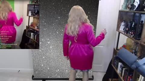 Snapshot of vivianfrost chatting on 8, 1, 2025 VivianFrosty online show from 8, 1, 2025