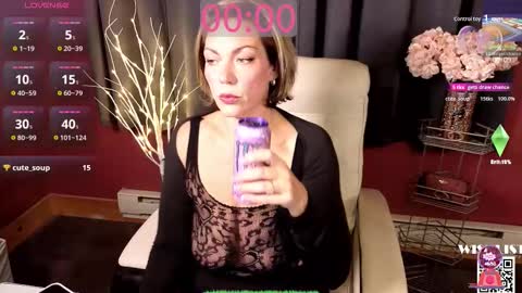 VivianLuxe online show from 13, 11, 2025