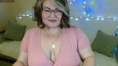 Snapshot of vivien__wet chatting on 4, 2, 2025 Vivien online show from 4, 2, 2025