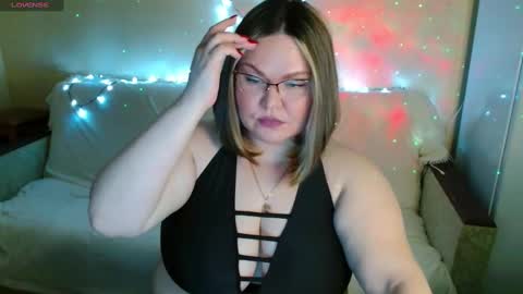 Snapshot of vivien__wet chatting on 2, 3, 2025 Vivien online show from 2, 3, 2025